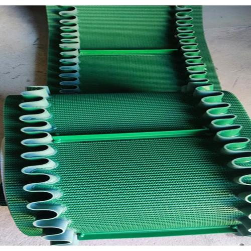 PVC草坪花纹爬坡带 为工业输送系统增添防滑、耐磨与高效传动新动力